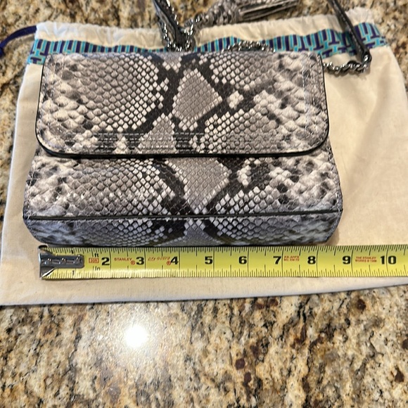 EUC Tory Burch Fleming handbag - cream and black snakeskin - Picture 6 of 11